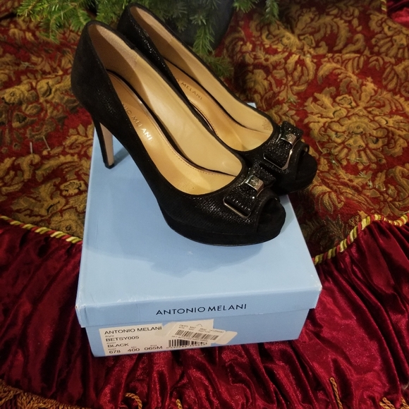 Heels - Picture 3 of 3